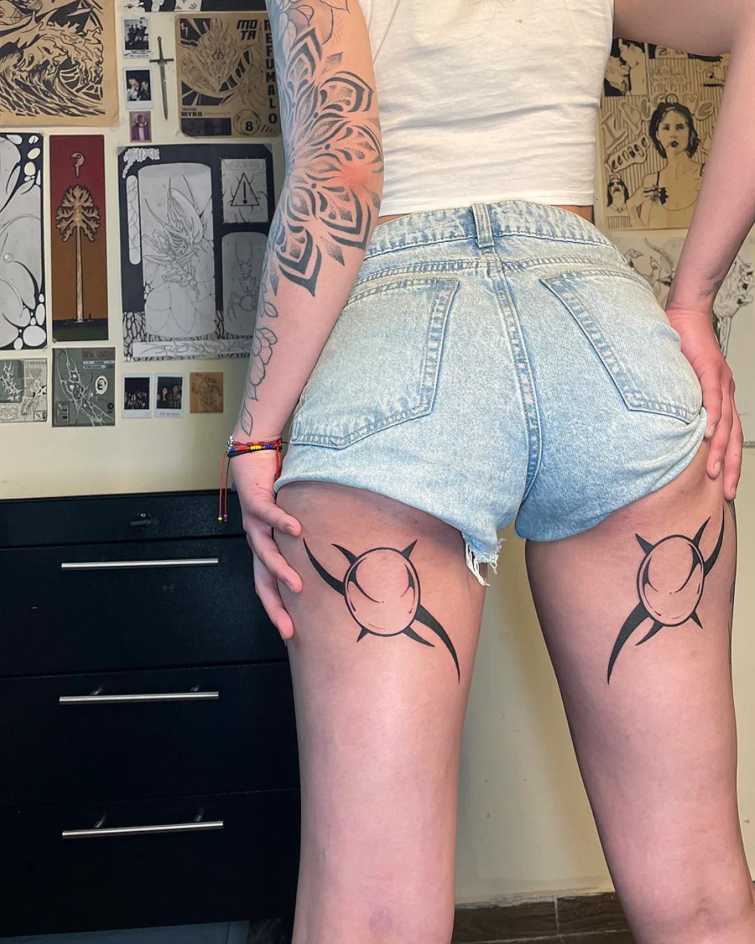 Tatuaje neotribal en Quito, Ecuador — SUXU Tattoo